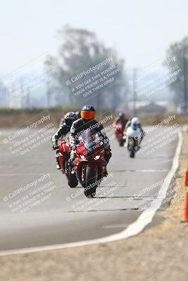 media/Sep-20-2025-TrackDaz (Sat) [[27f0cde673]]/B Group/220pm (Turn 9)/